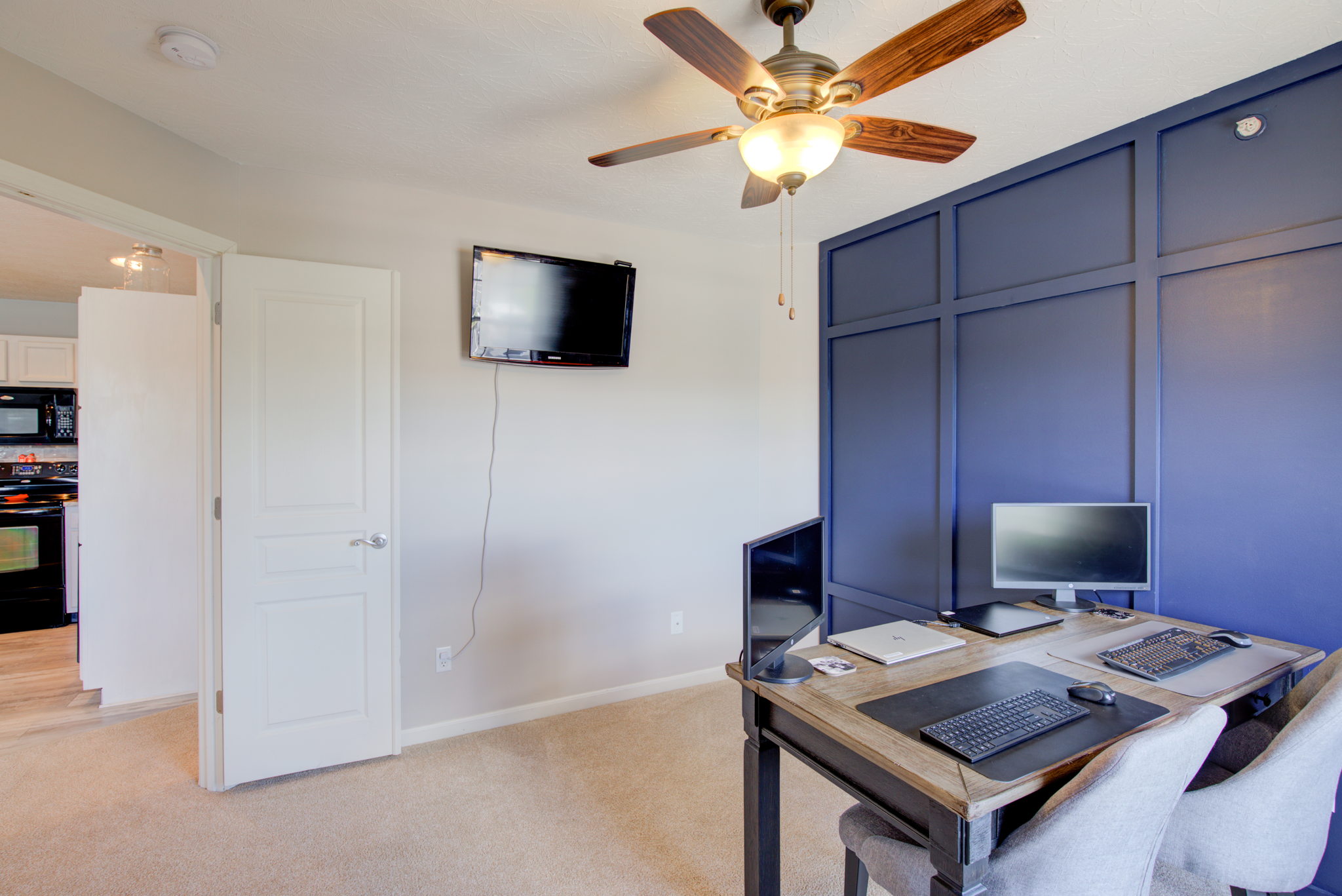 24 Bedroom2