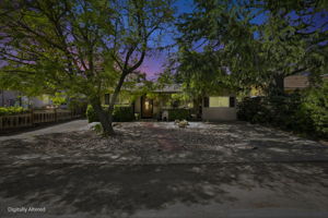  Photo 0