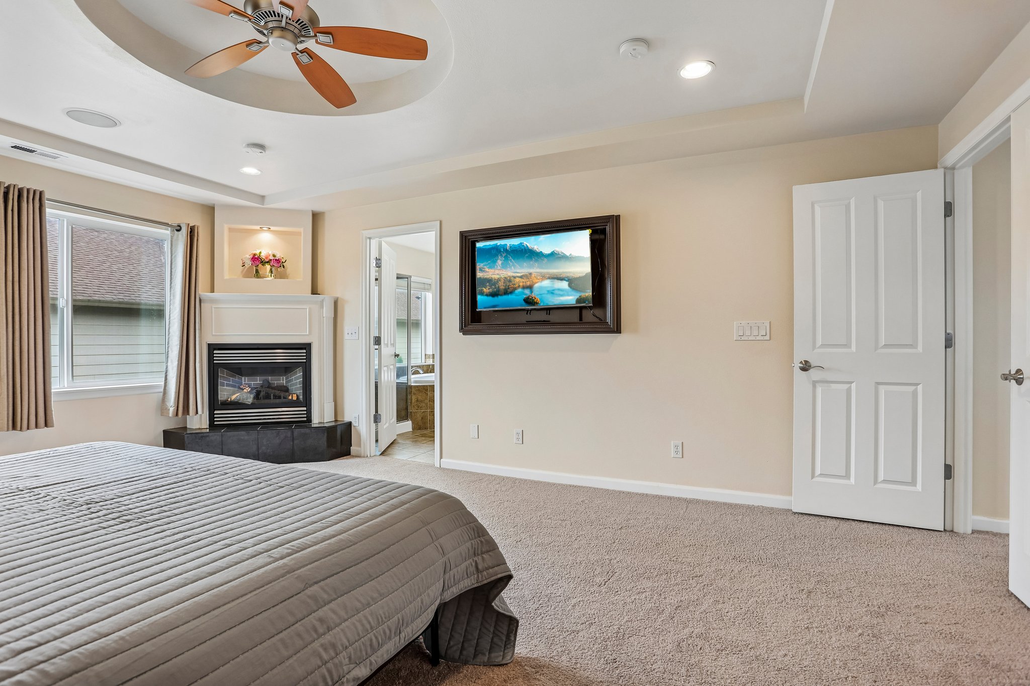 36 Ave SE-S0907-017.jpg