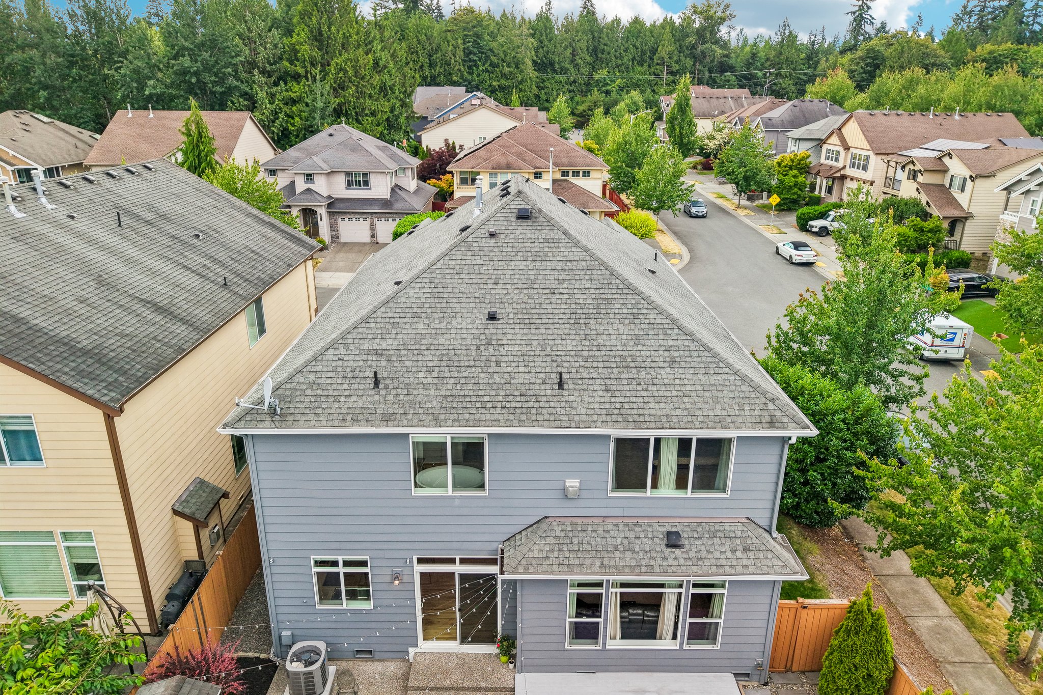 36 Ave SE-S0907-048.jpg