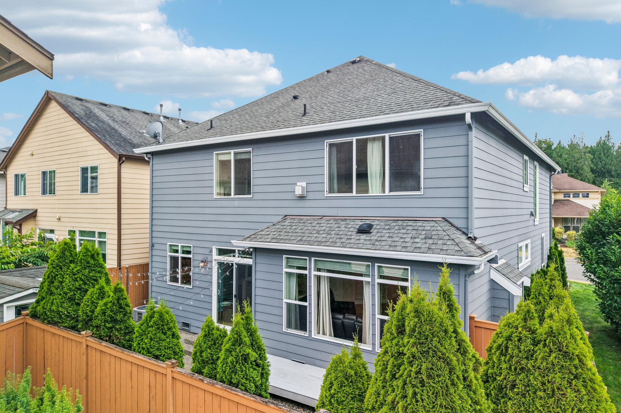 36 Ave SE-S0907-049.jpg