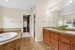 36 Ave SE-S0907-018.jpg
