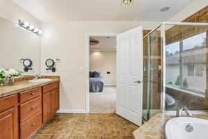 36 Ave SE-S0907-020.jpg