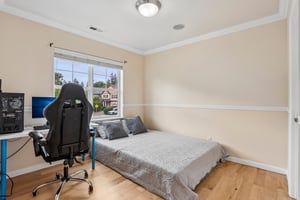 36 Ave SE-S0907-028.jpg