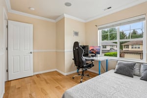 36 Ave SE-S0907-029.jpg