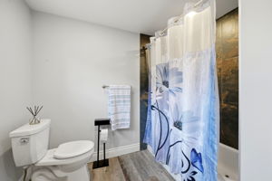  Photo 70