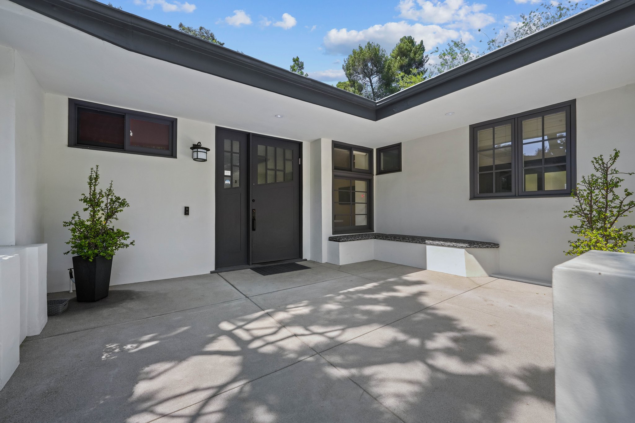 1563 N Doheny Drive-5.jpg