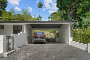 1563 N Doheny Drive-4.jpg