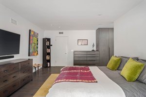 1563 N Doheny Drive-36.jpg