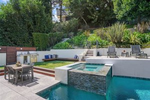 1563 N Doheny Drive-52.jpg