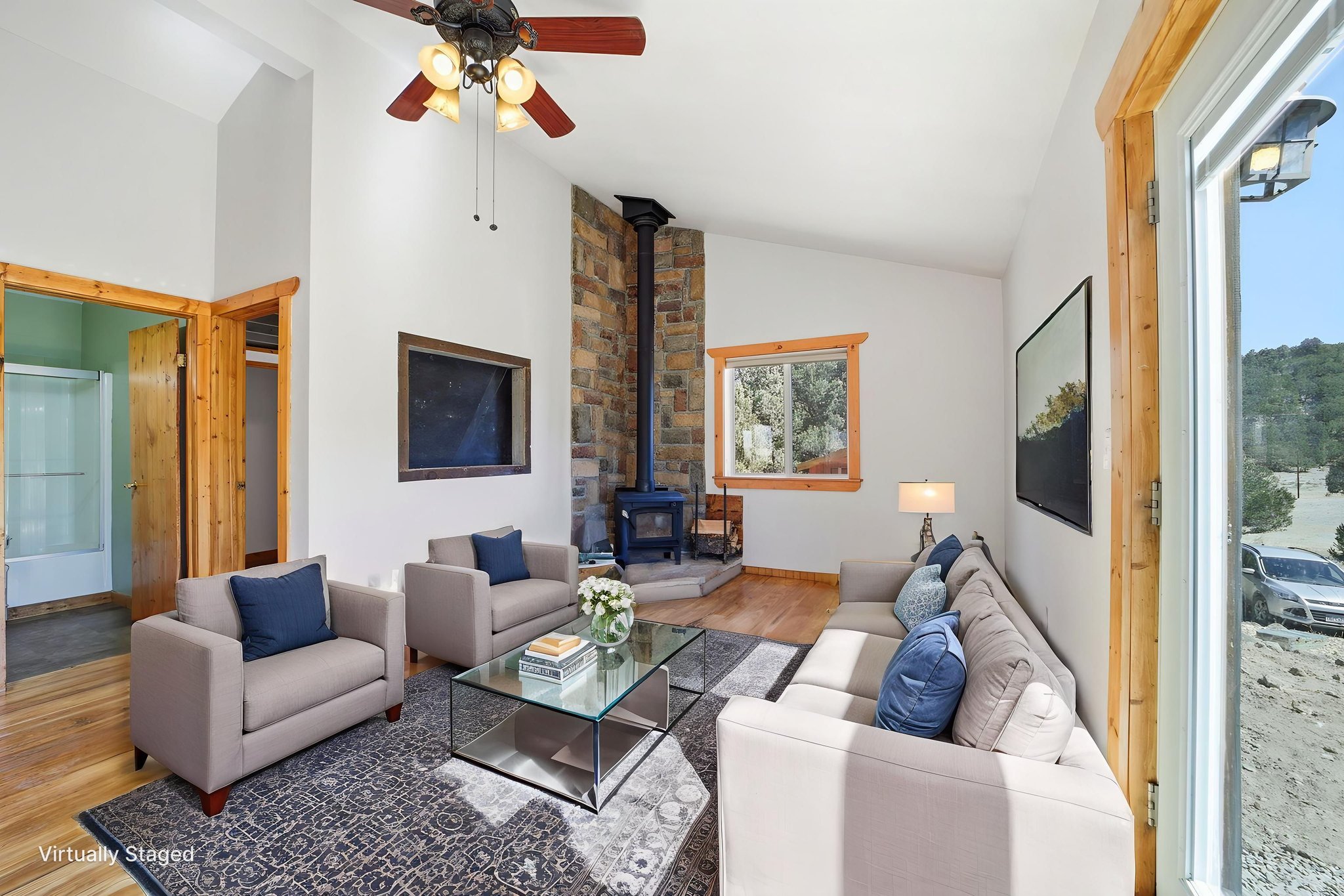 252A9876 virtually staged.jpeg