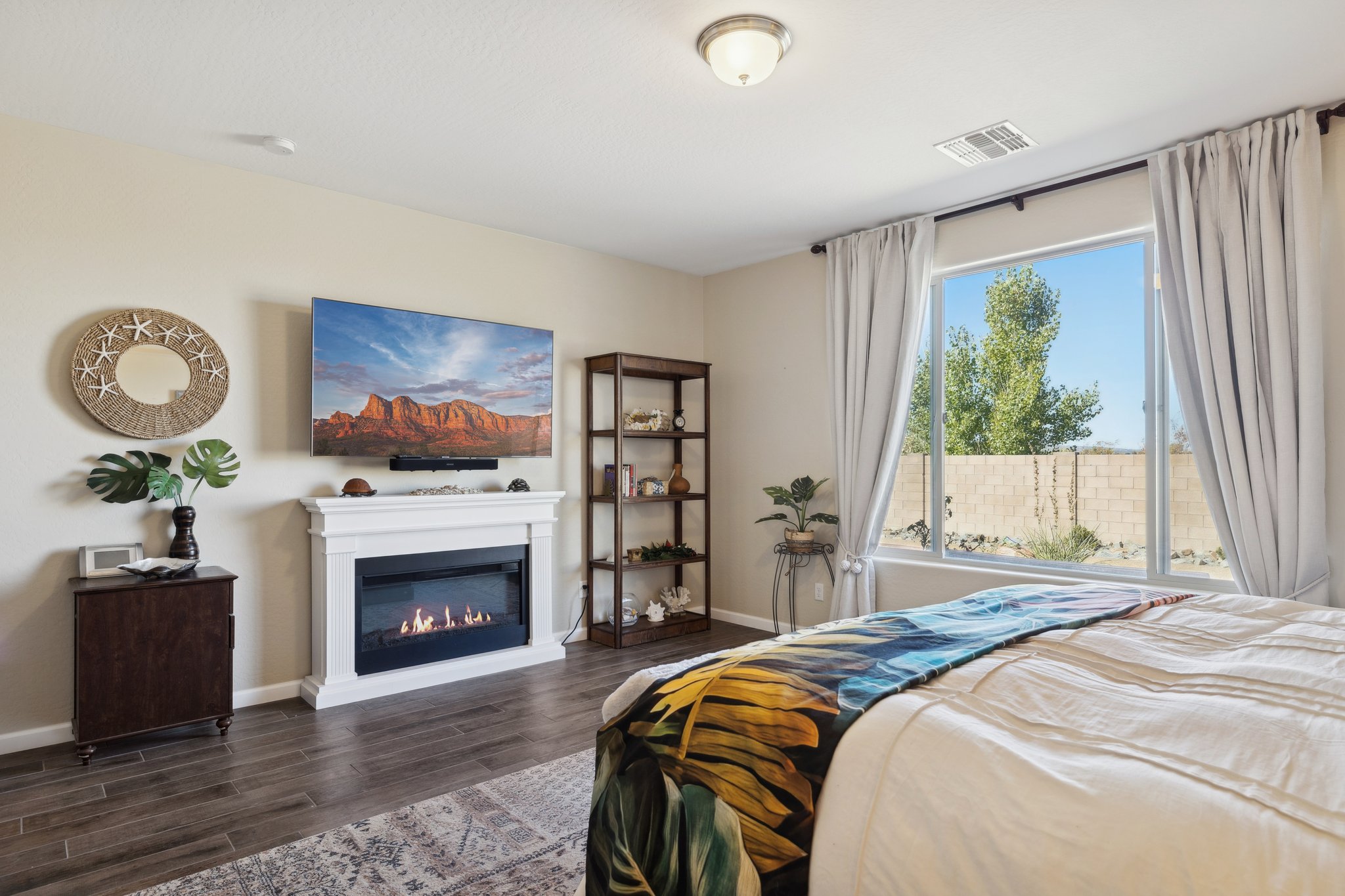 1564 E Yorkshire Ave - 013.jpg