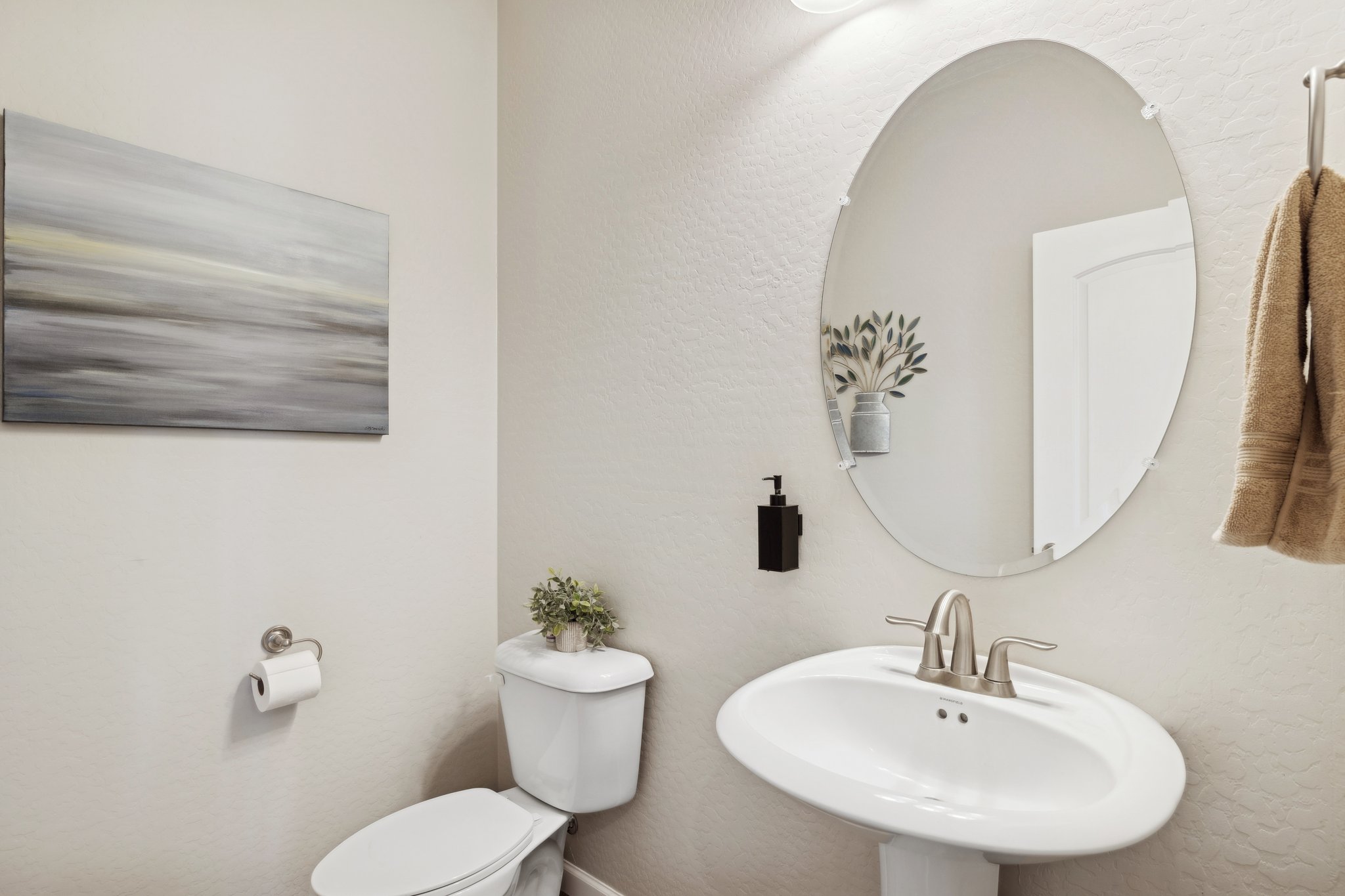 1564 E Yorkshire Ave - 021.jpg