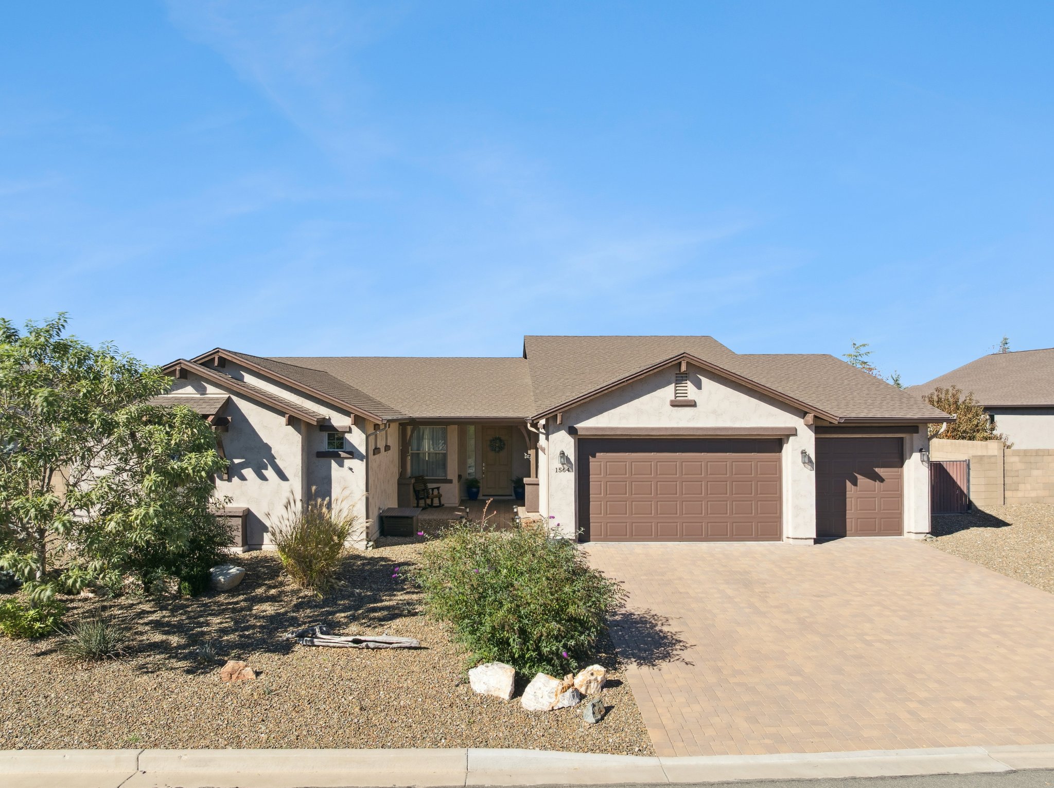 1564 E Yorkshire Ave - 018 (2).jpg