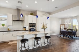 1564 E Yorkshire Ave - 007.jpg