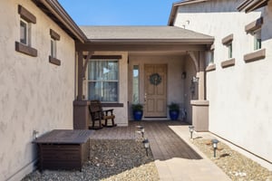 1564 E Yorkshire Ave - 001 (2).jpg