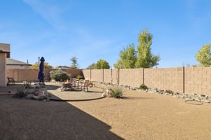 1564 E Yorkshire Ave - 008 (2).jpg