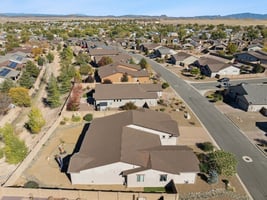 1564 E Yorkshire Ave - 014 (2).jpg