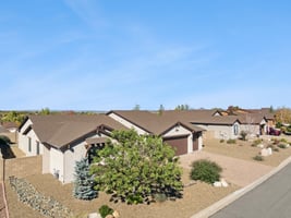 1564 E Yorkshire Ave - 017 (2).jpg