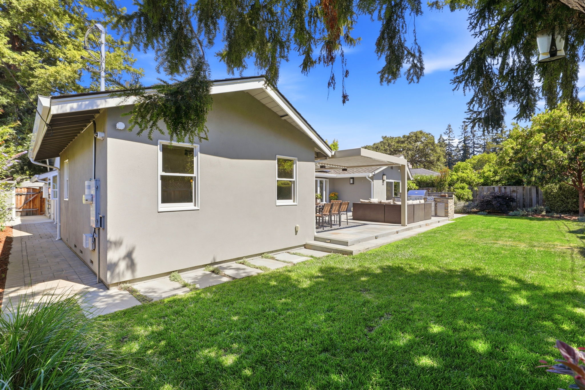 040_F8_1564 Wessex Ave