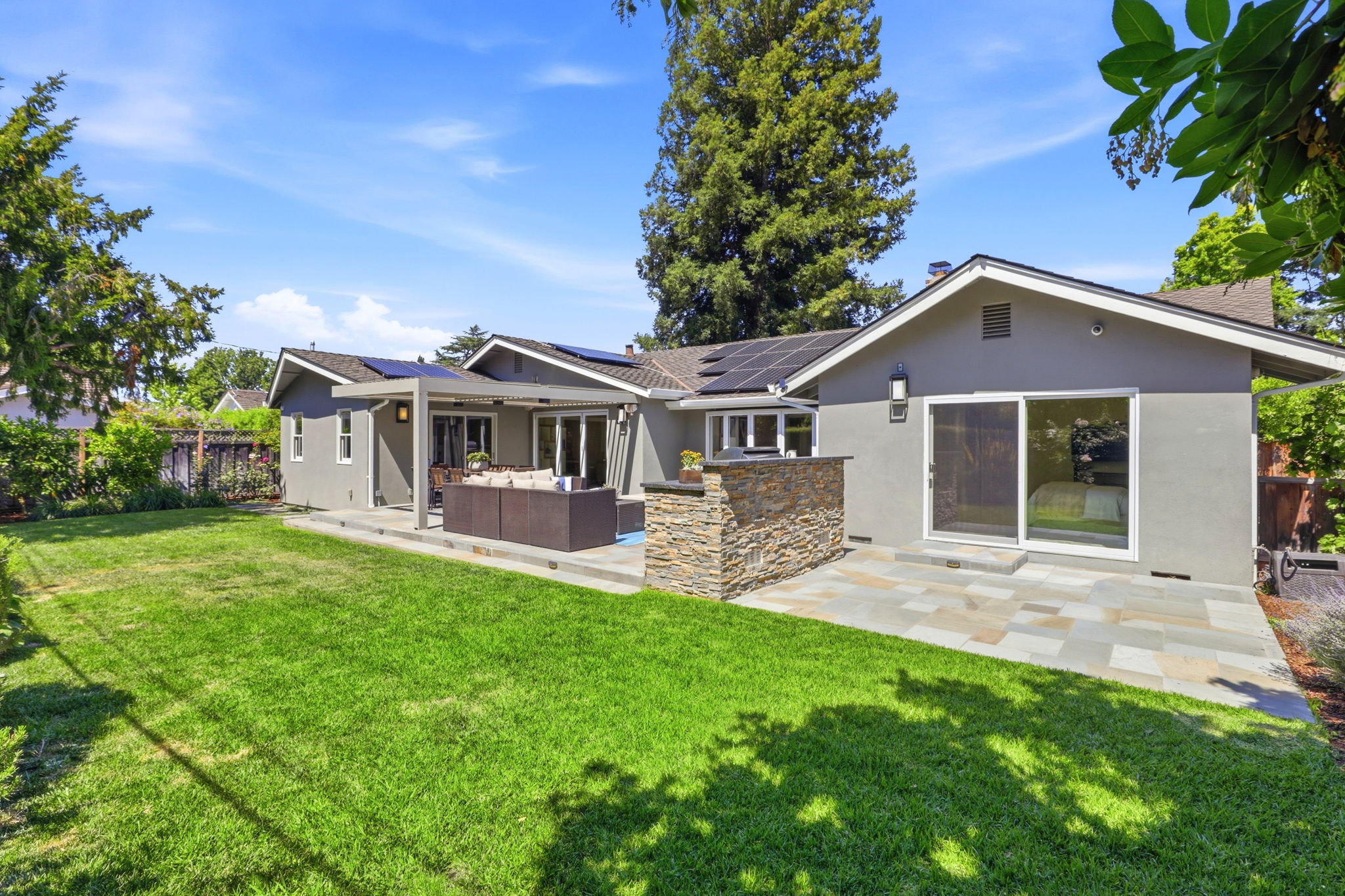 041_F8_1564 Wessex Ave