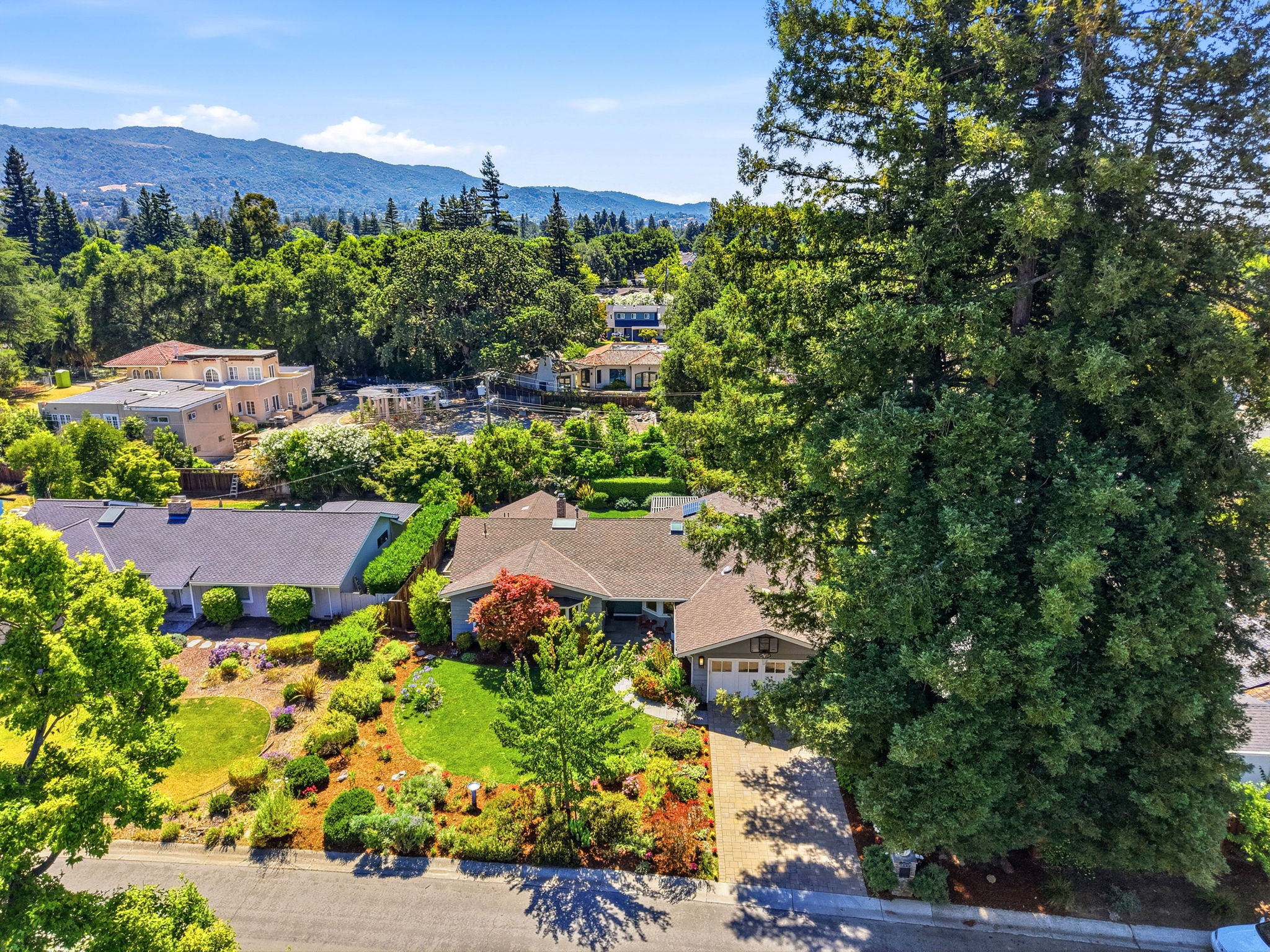 004_F8_AERIAL_1564 Wessex Ave