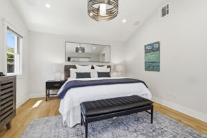 017_F8_1564 Wessex Ave