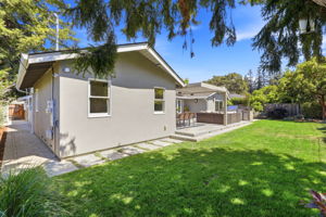 040_F8_1564 Wessex Ave