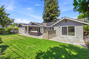 041_F8_1564 Wessex Ave