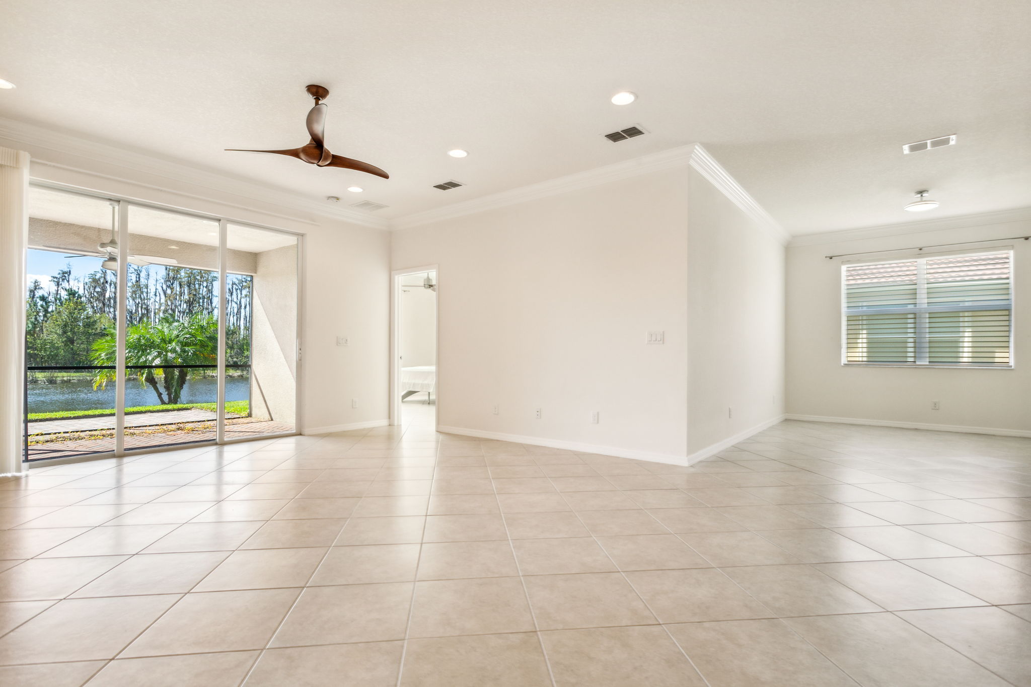 15649 Aurora Lake Cir, Wimauma, FL 33598 HDS Real Estate Photography