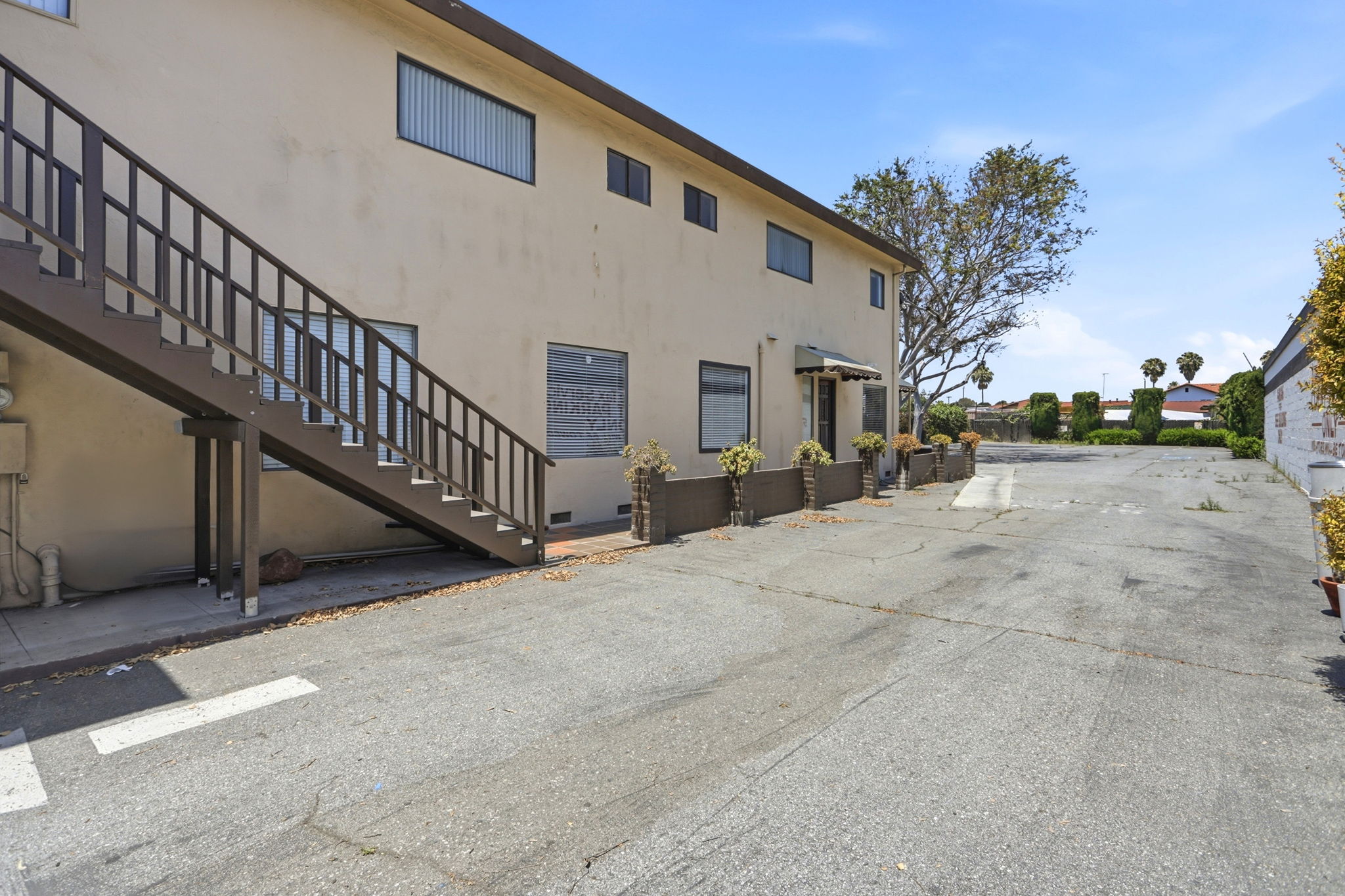 030_F8_1565 Alum Rock Ave