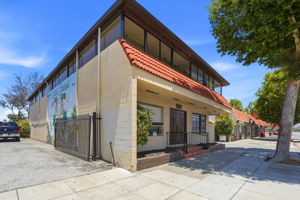 003_F8_1565 Alum Rock Ave
