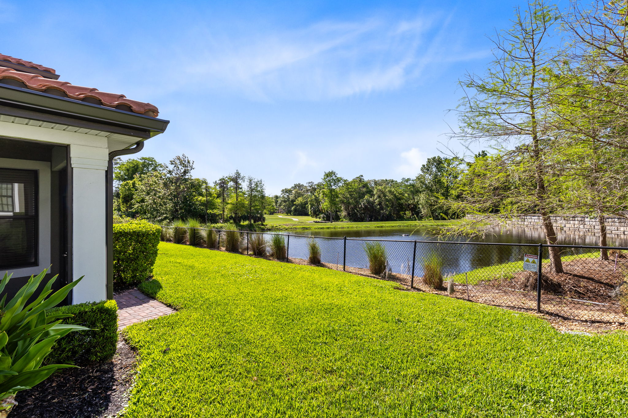 Pond with fountain!