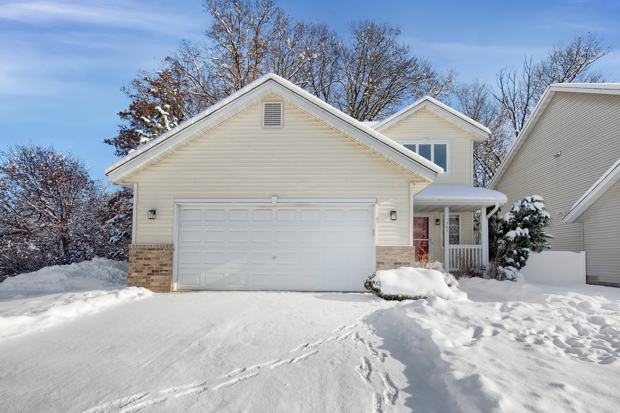 1565 Hallmark Ave N, Oakdale, MN 55128 Nordy Photography