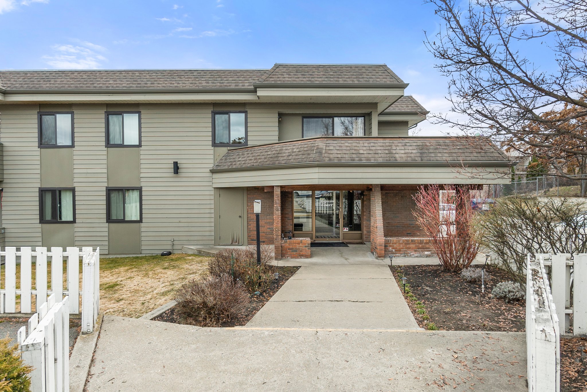 1565 Noble Ct, Kelowna, BC V1Y 8K8, Canada