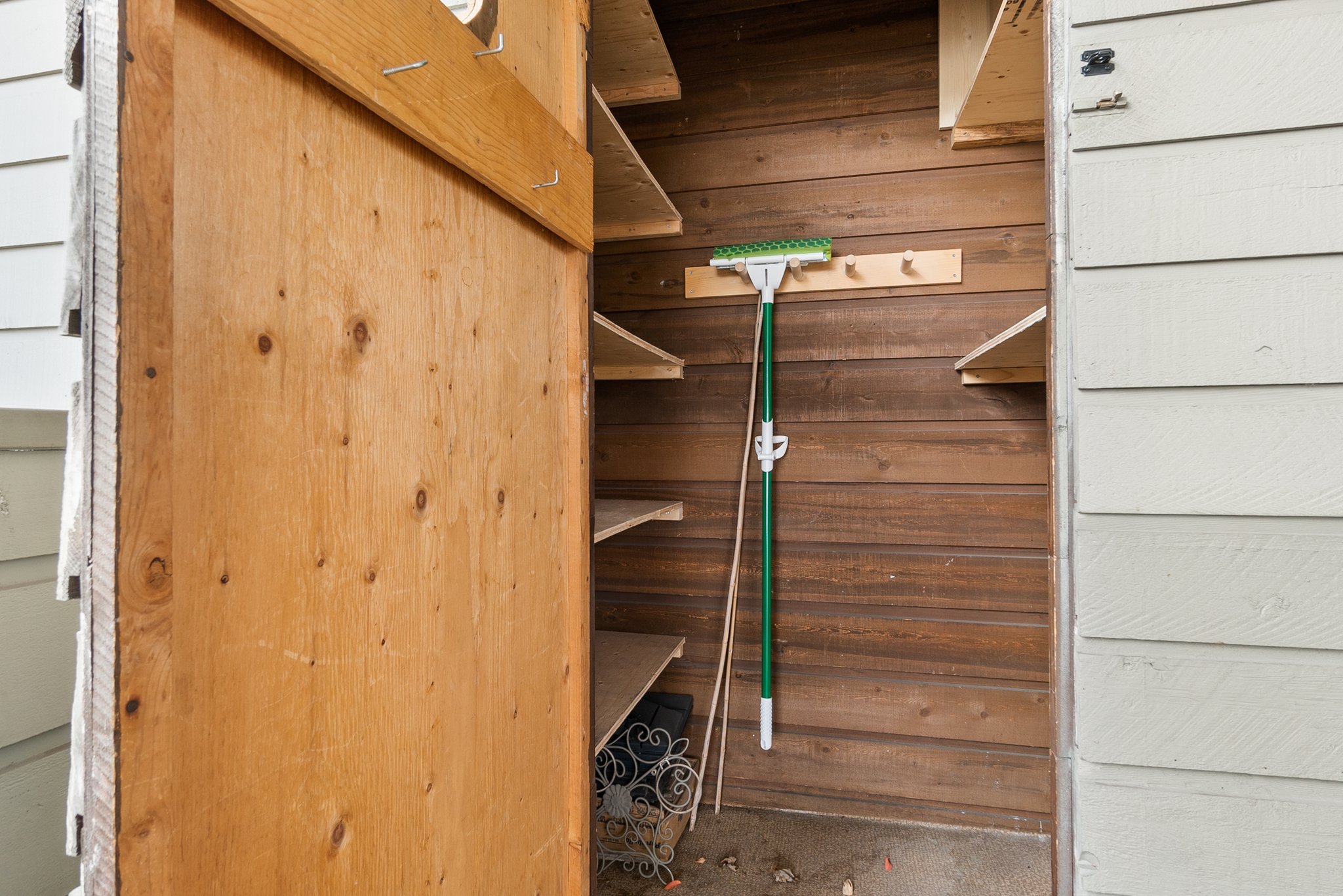 1565 Noble Ct, Kelowna, BC V1Y 8K8, Canada Photo 22