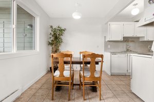 1565 Noble Ct, Kelowna, BC V1Y 8K8, Canada Photo 6