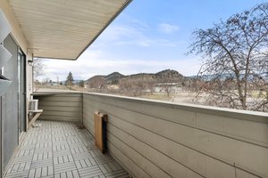 1565 Noble Ct, Kelowna, BC V1Y 8K8, Canada Photo 19