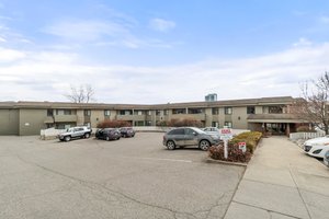 1565 Noble Ct, Kelowna, BC V1Y 8K8, Canada Photo 1