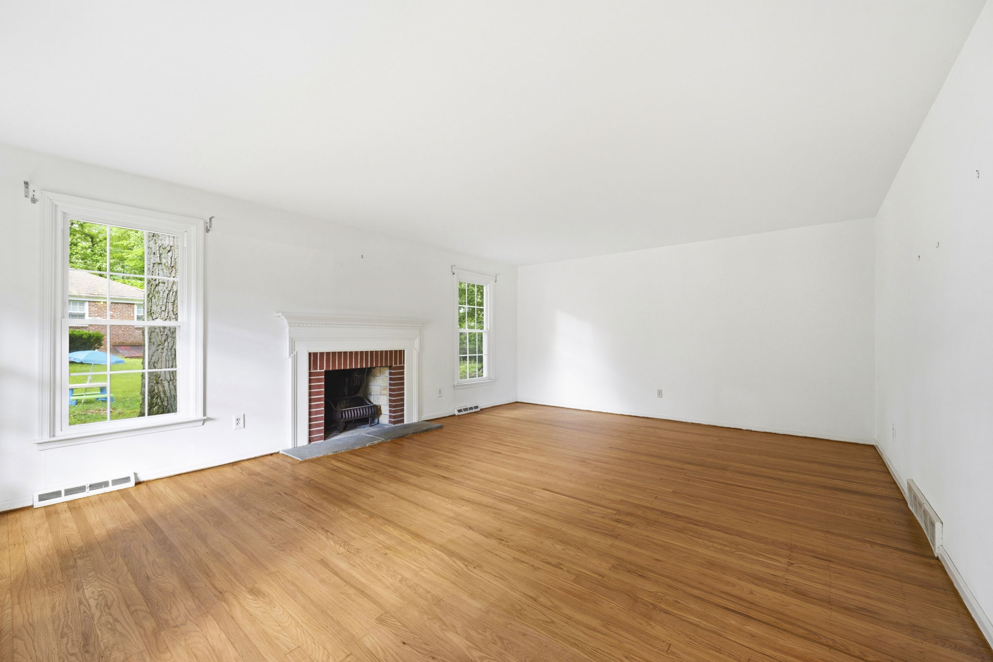 Interiors (4)