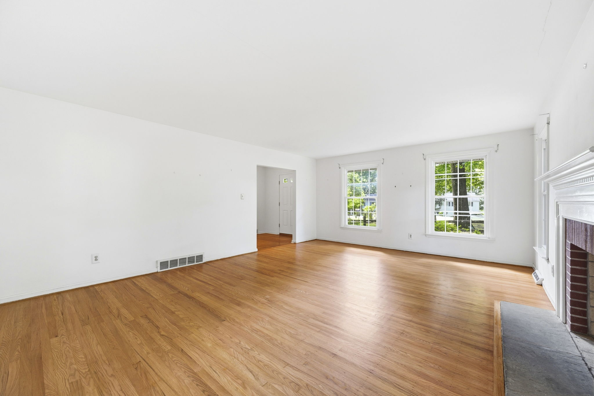 Interiors (7)