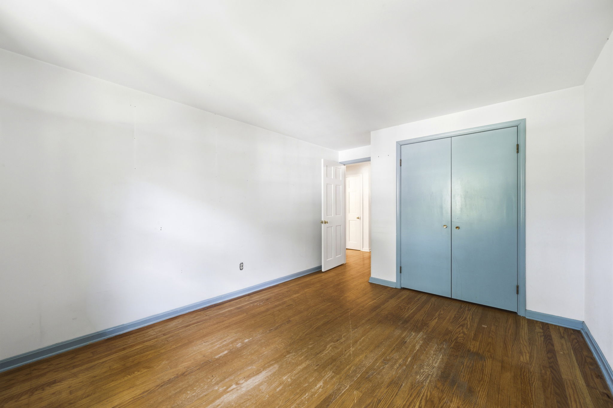 Interiors (33)
