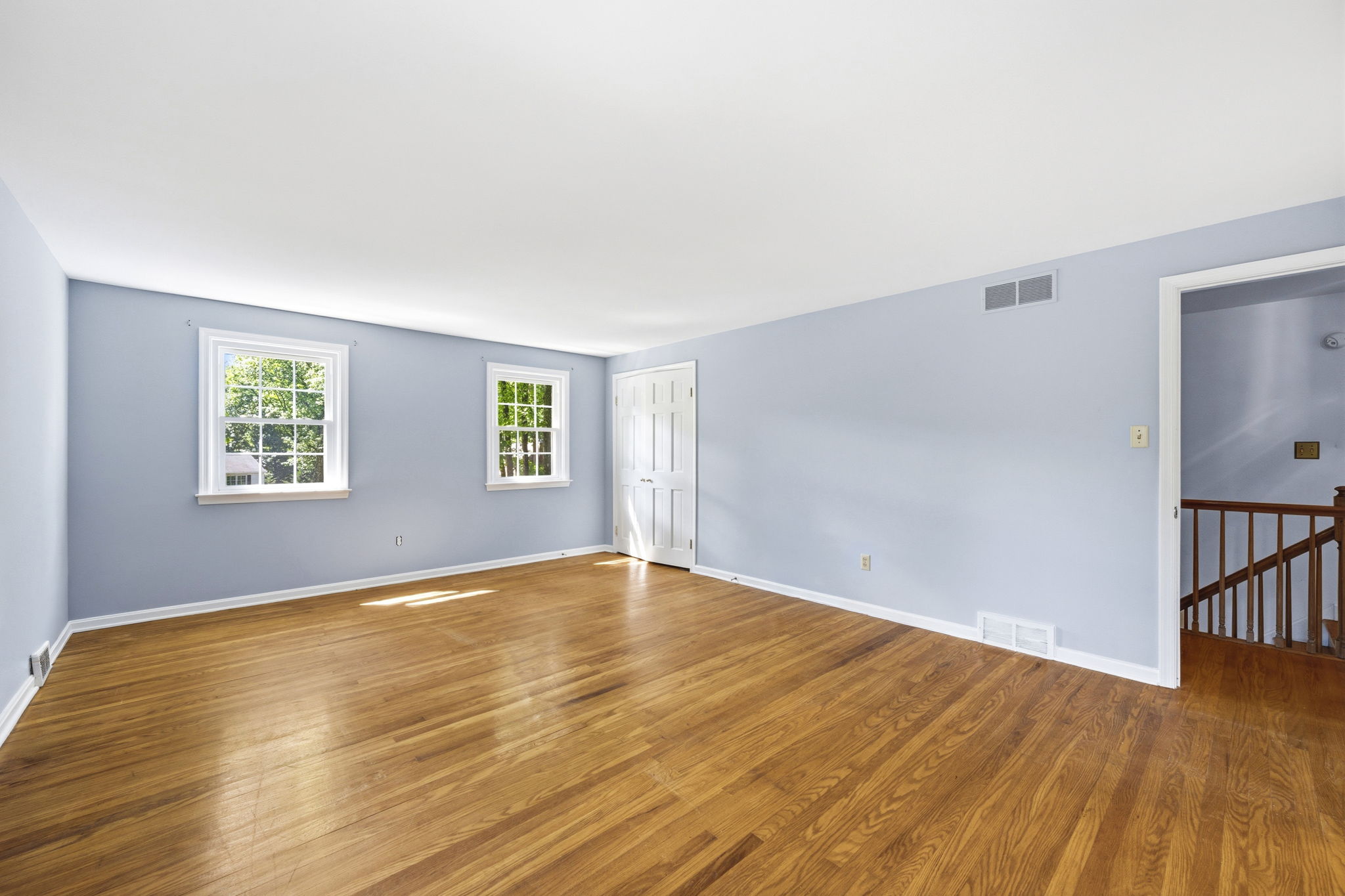 Interiors (40)