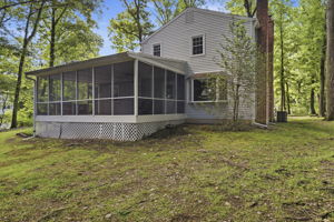 Rear Exteriors (4)