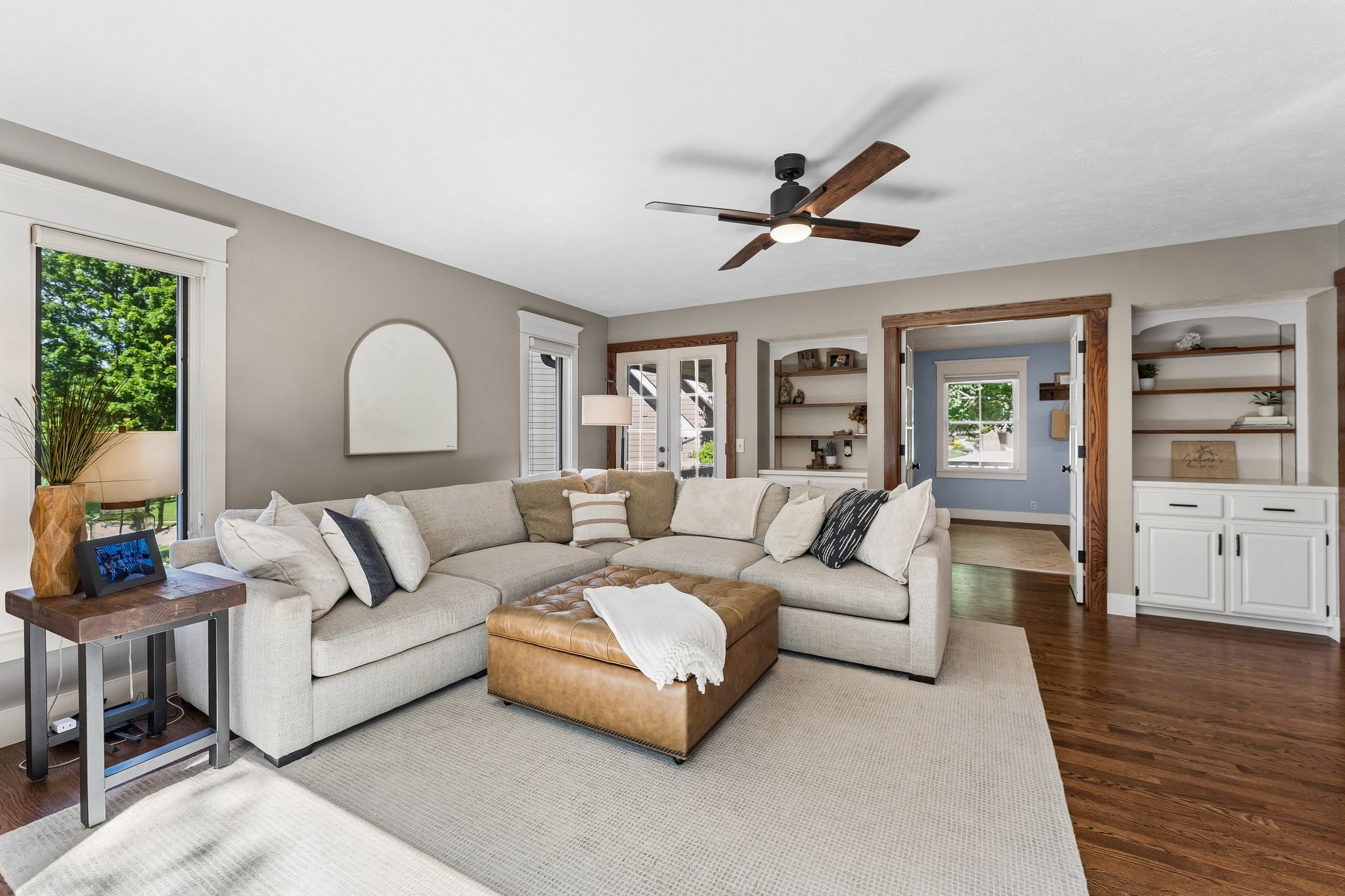 9066 - 15661 Lamp St_007 (2).jpg