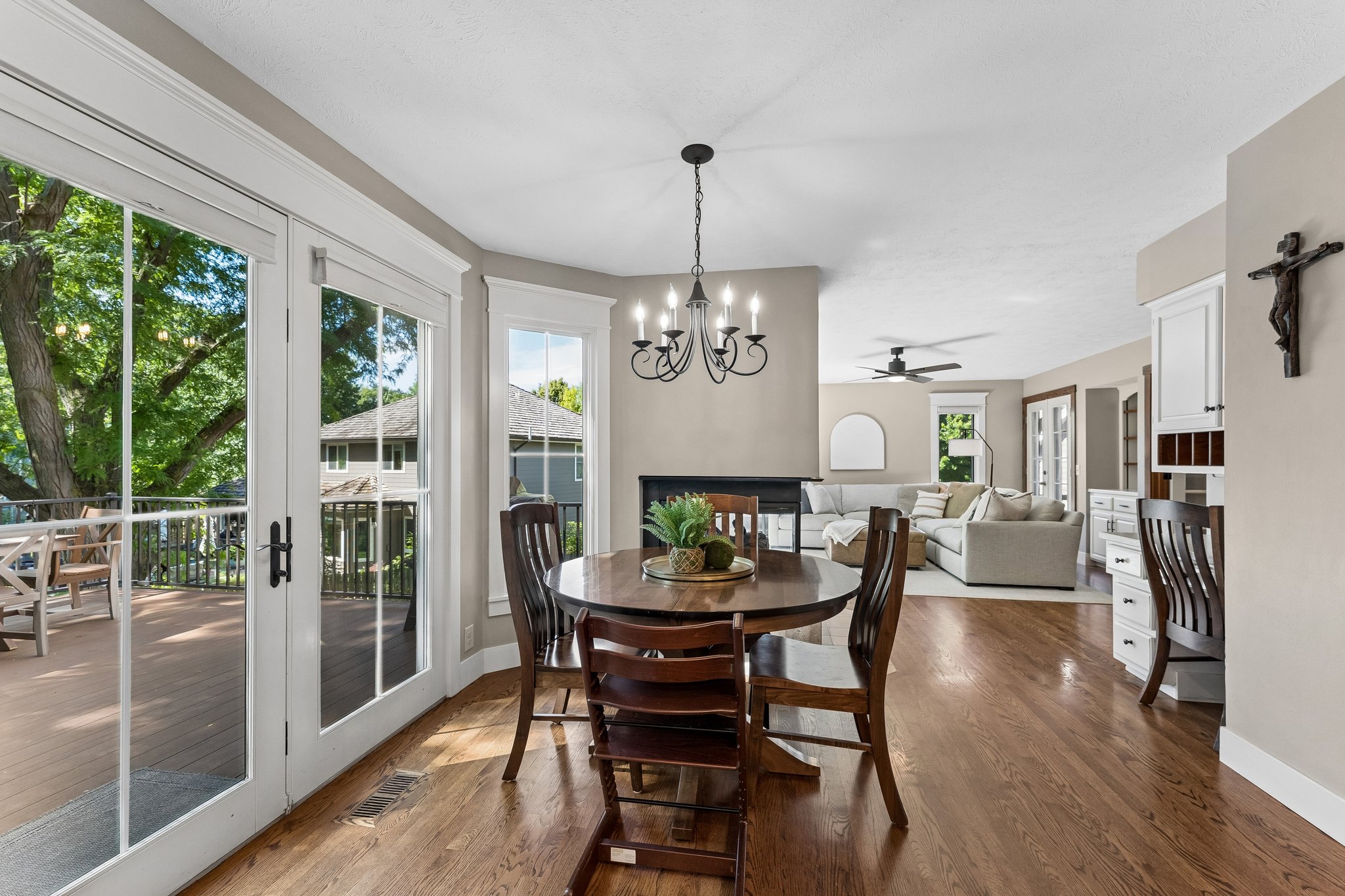 9066 - 15661 Lamp St_013.jpg