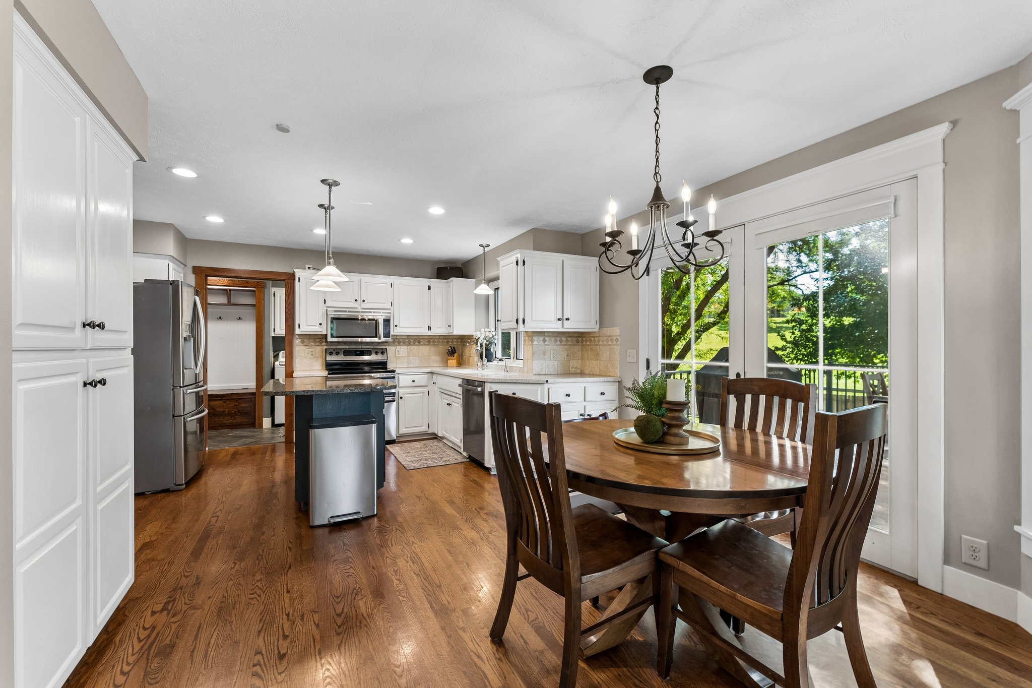 9066 - 15661 Lamp St_014.jpg