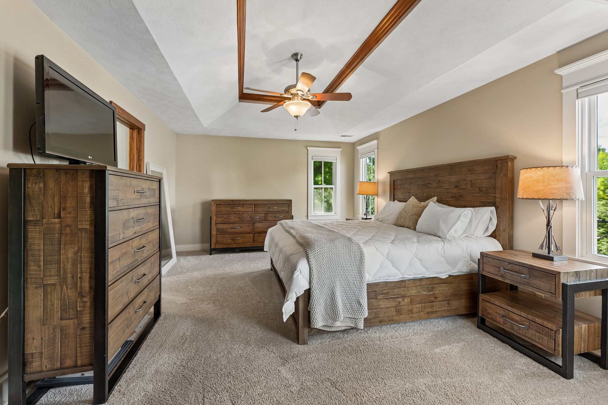 9066 - 15661 Lamp St_016.jpg