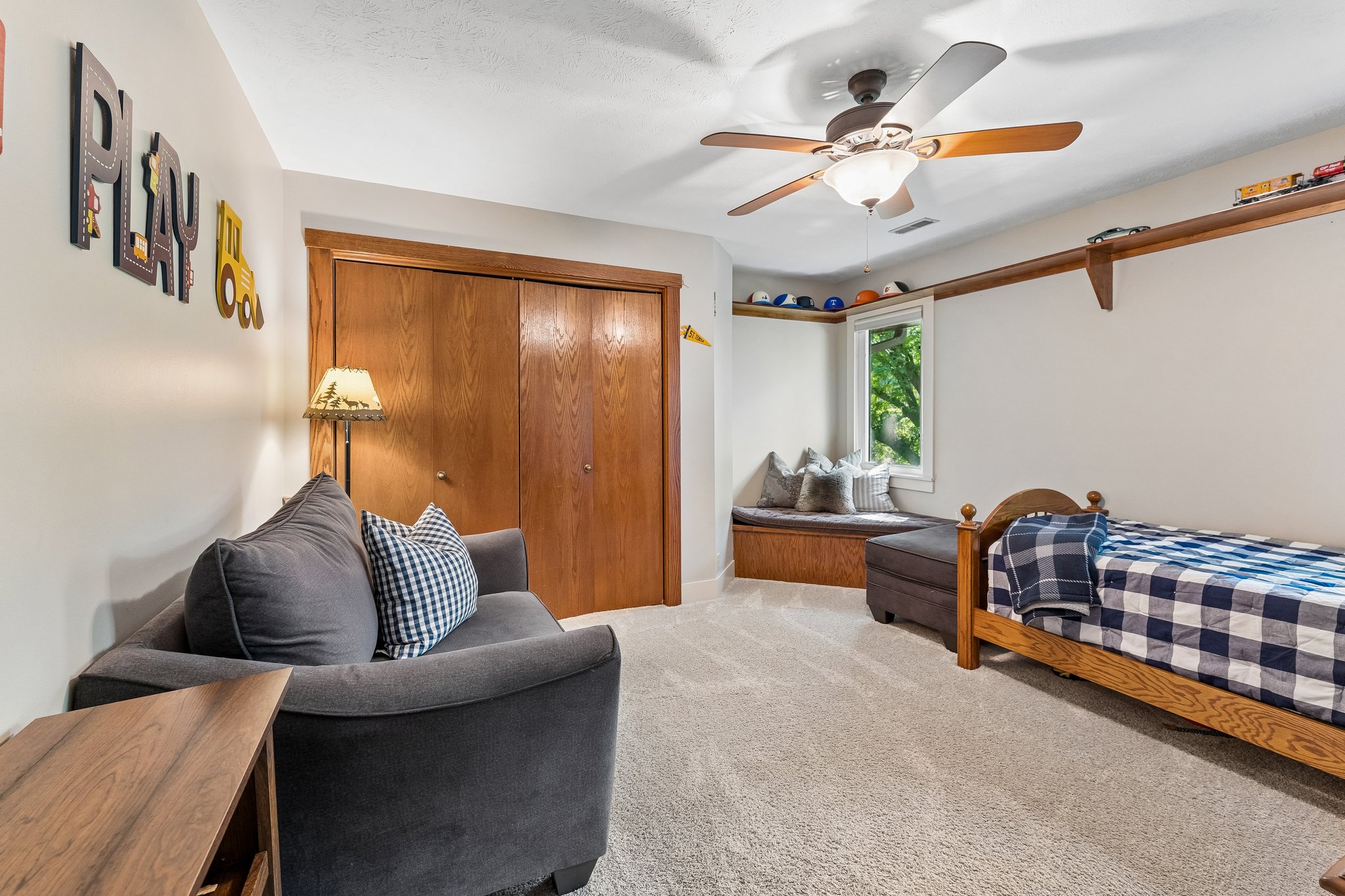 9066 - 15661 Lamp St_024.jpg