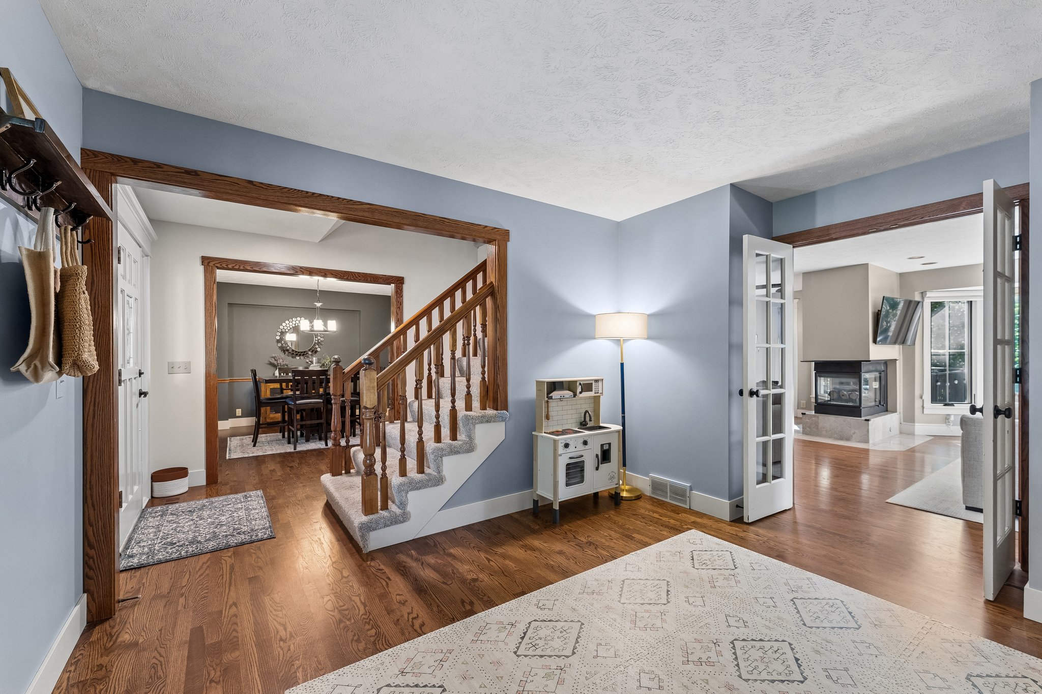 9066 - 15661 Lamp St_033.jpg